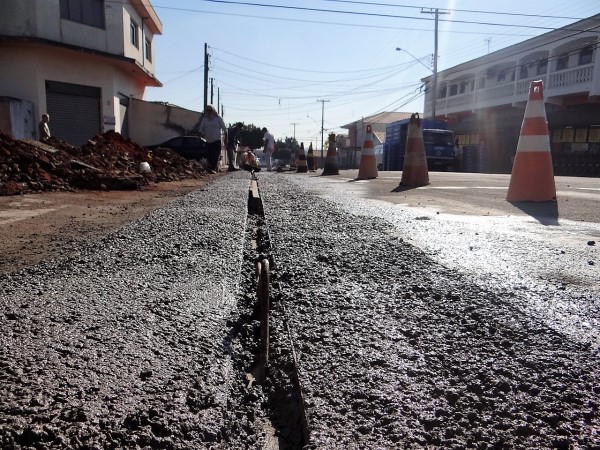 Novas canaletas estão sendo instaladas no Santa Rita