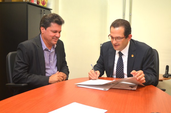 Careca do Esporte e deputado Edmir Chedid durante reunião