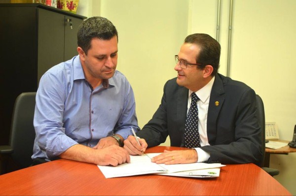 Celso em reunião com deputado Edmir Chedid.