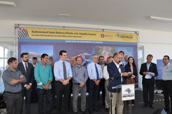 Diversas autoridades prestigiaram entrega do Rodoterminal