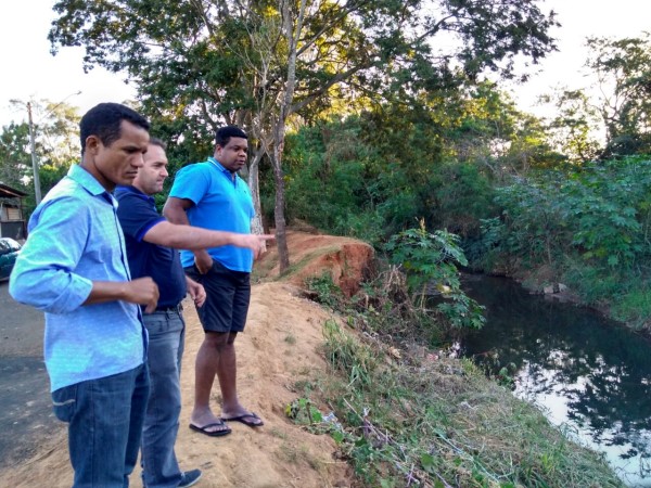 Jesus e Isac visitam local de alagamentos no São Joaquim.