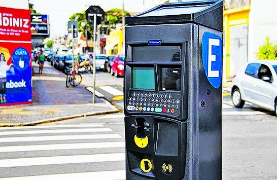 Carlos Fontes pede informações sobre repasses da Zona Azul.